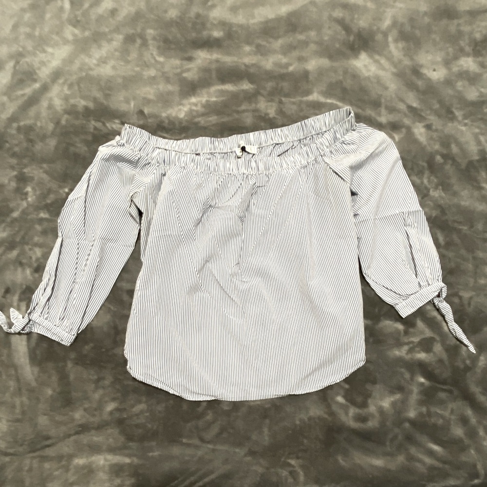 Abercrombie & Fitch peasant Off the shoulder top